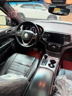 جیپ گراند شیرۆکی